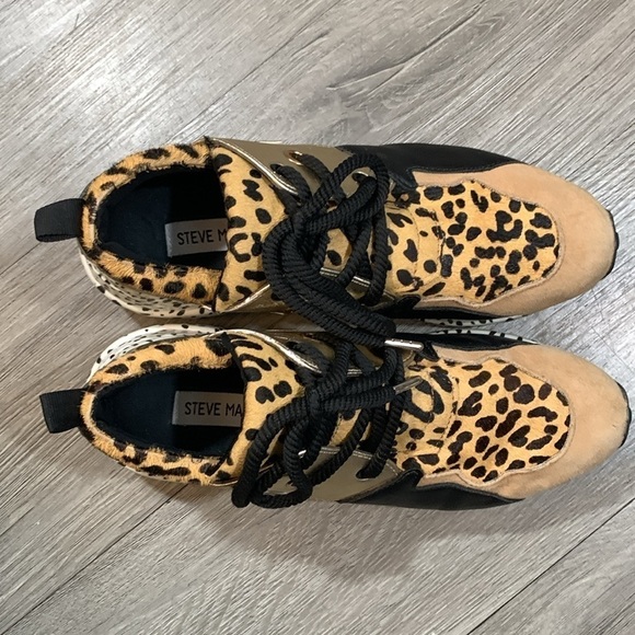 STEVE MADDEN Cliff Animal Print Cow Hair Metallic Platform Fashion Sneakers - Picture 3 of 10